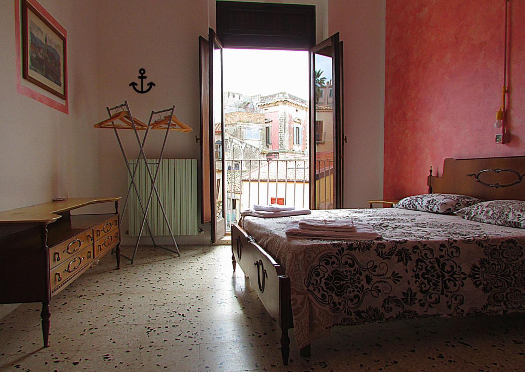 Casa Di Chiara Hostel Crotone Luaran gambar