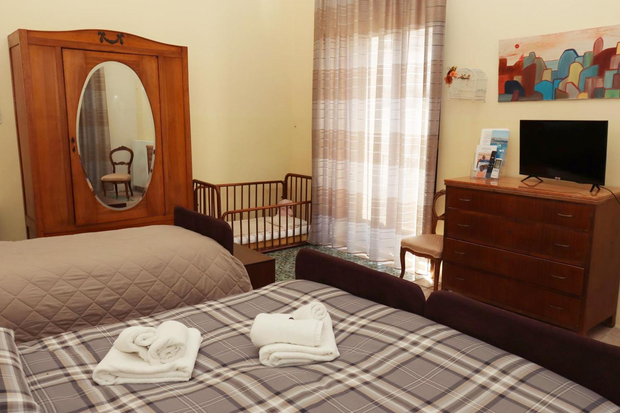 Casa Di Chiara Hostel Crotone Luaran gambar